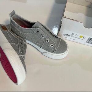 Kids Gray Slip-On Shoes - Velcro - Boys Size 9 - NEW